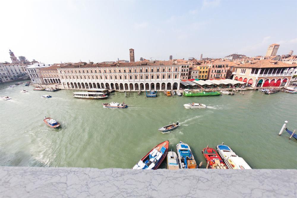 Ai Santi Apostoli Venice