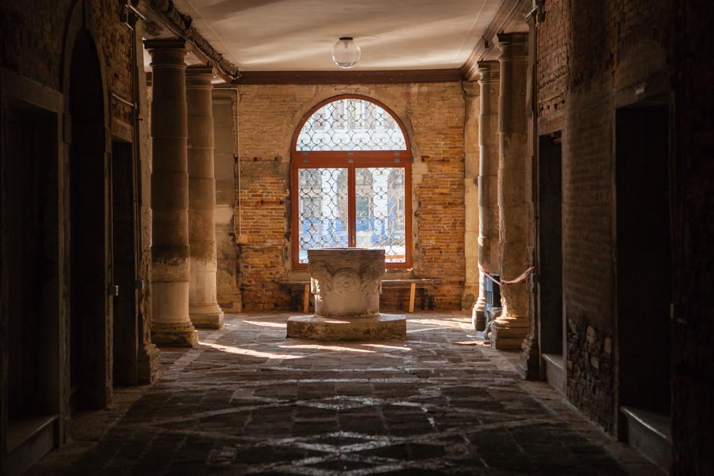 Ai Santi Apostoli Venice